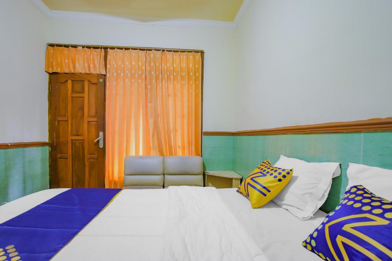 Spot On 90092 Dewi Safitri Hotel Semarang Esterno foto
